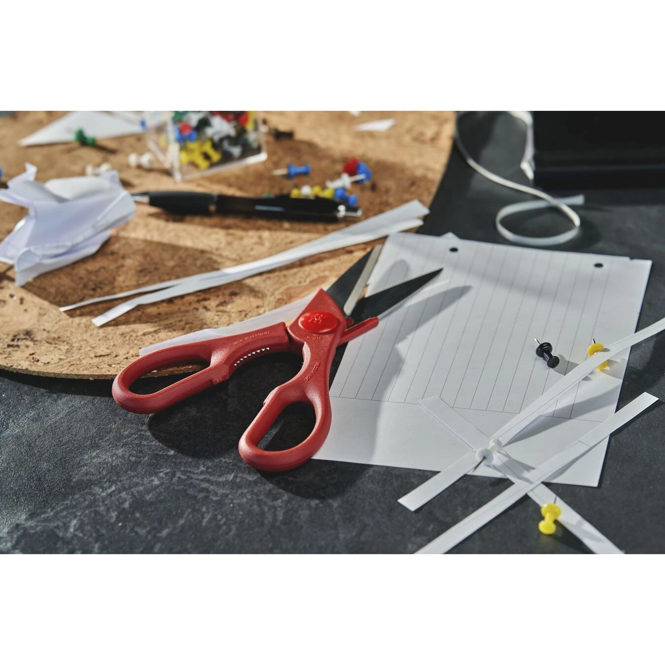 Zwilling Vielzweckschere, Rot 20 Cm, Edelstahl 4 Zwilling Vielzweckschere, Rot 20 Cm, Edelstahl – Bild 2